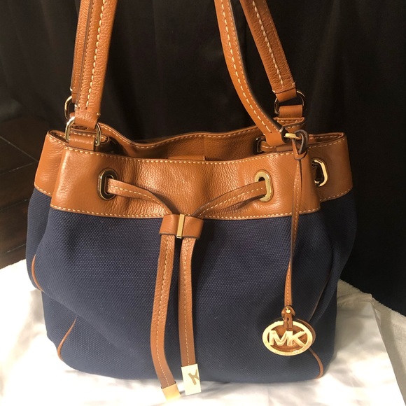 Authentic Michael Kors Purse - Picture 2 of 8